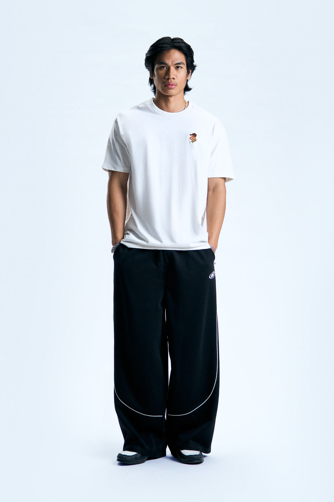 9000094-Off White (1).jpg