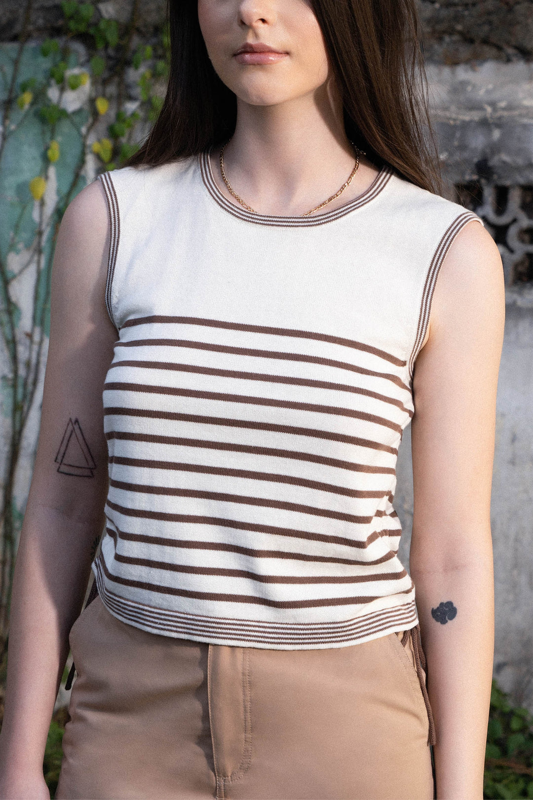 Sleeveless Side Stripe Ruched Top