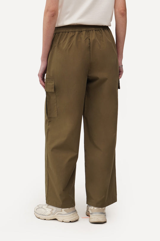 Pull-Up Cargo Trousers