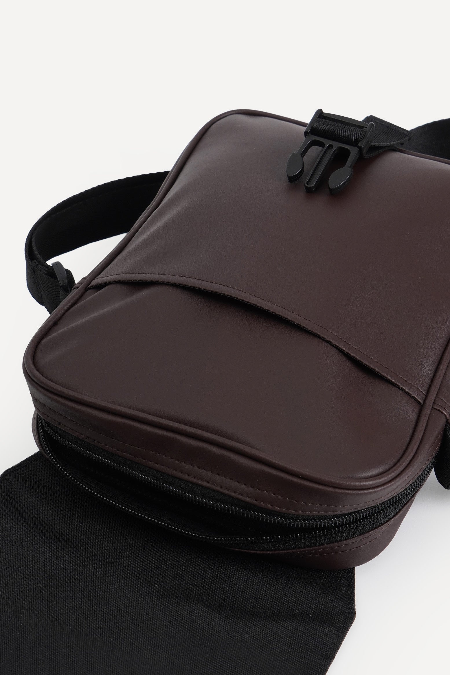 984649-Deep Brown (2).jpg