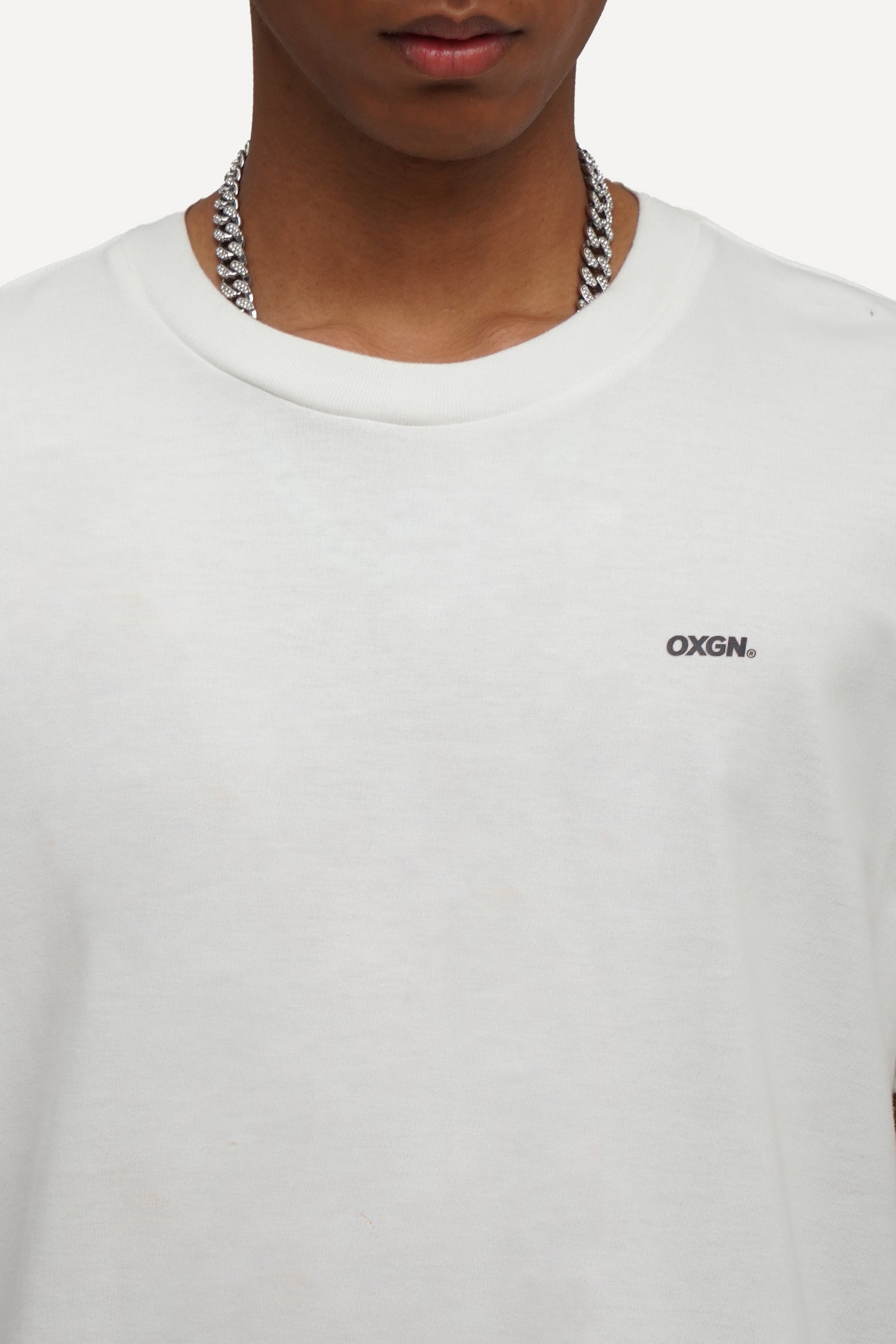 984982-Off White (1).jpg