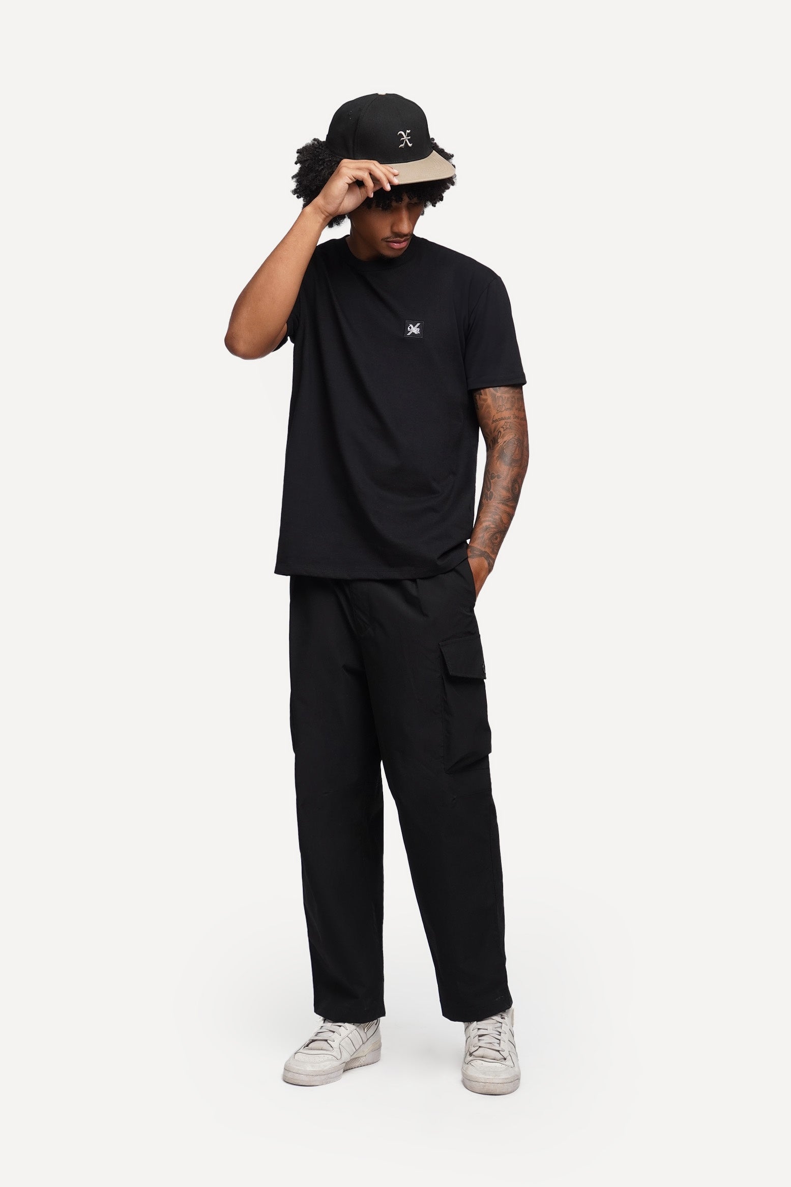 985717-Black (1).jpg