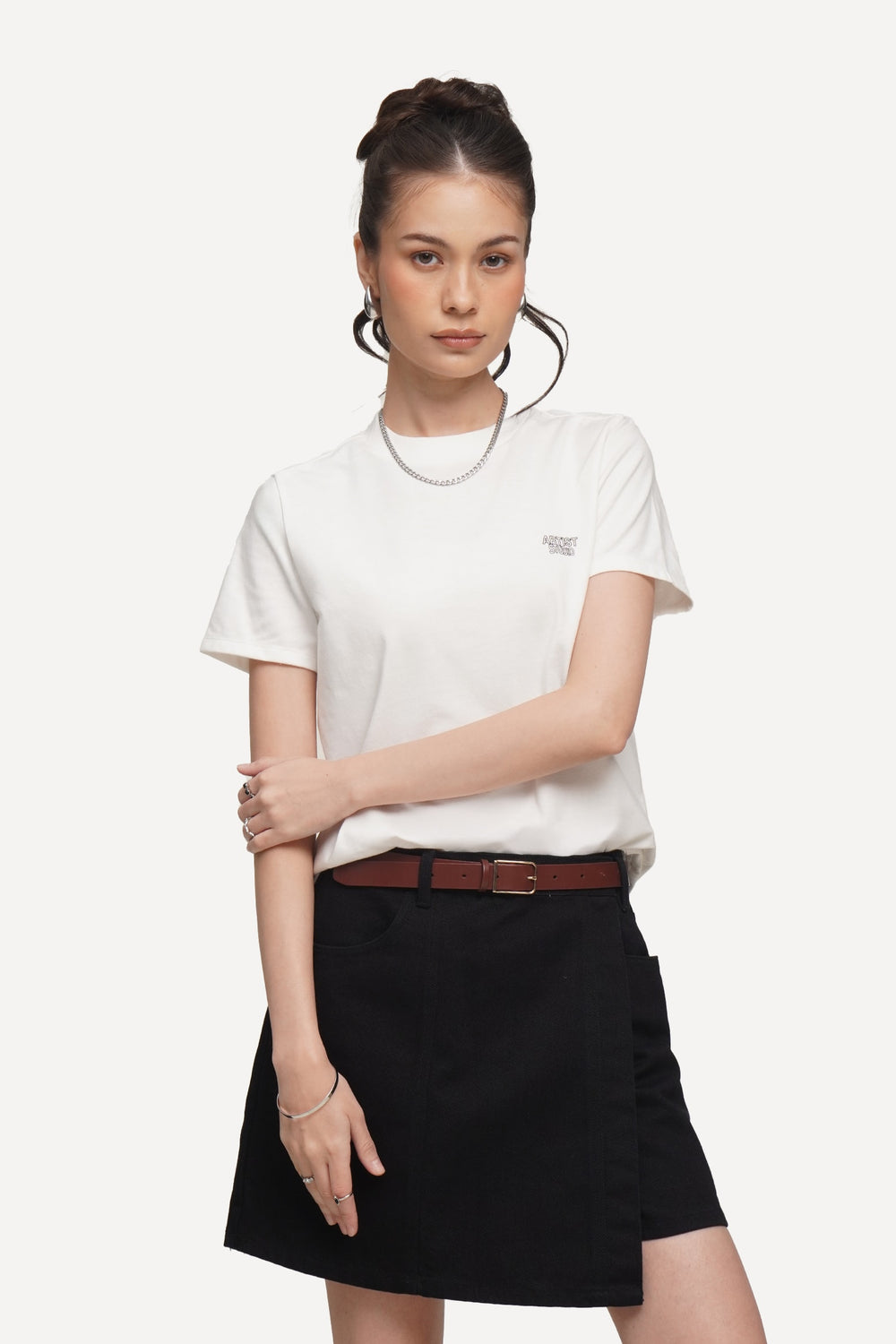 985889-Off White (1).jpg