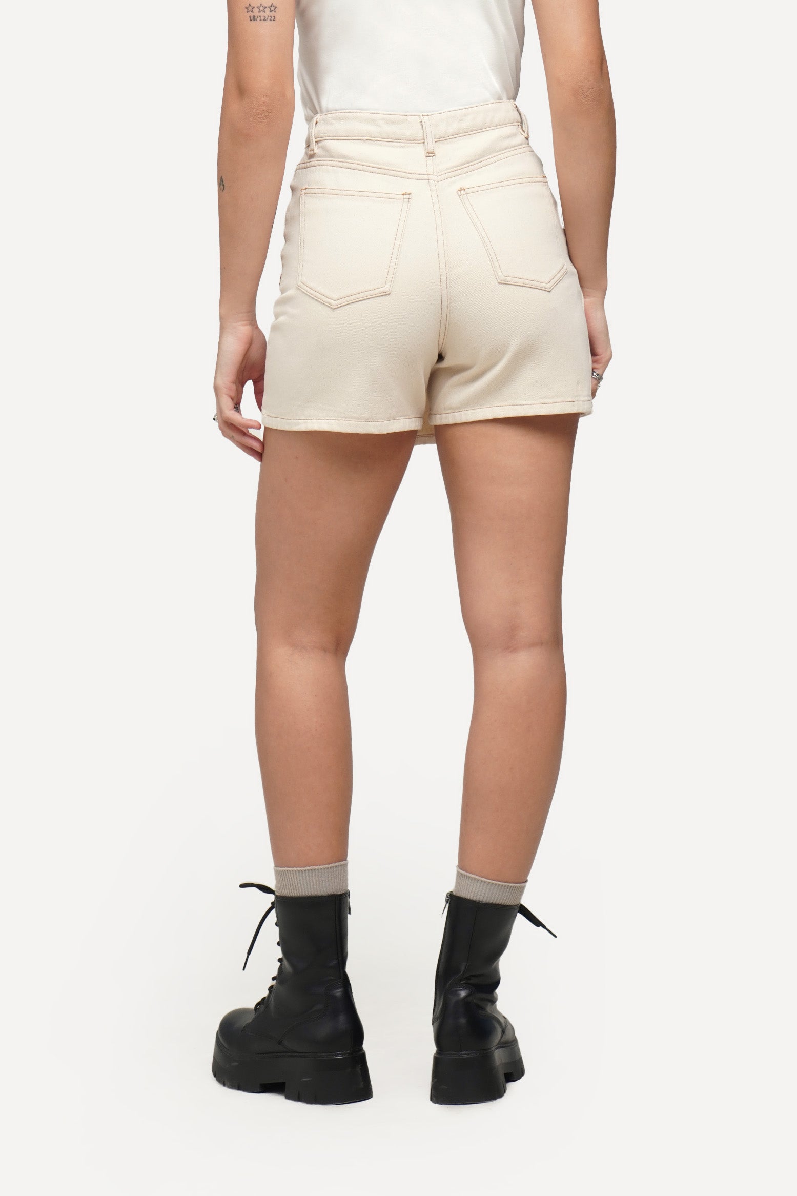 985969-Cream (2).jpg