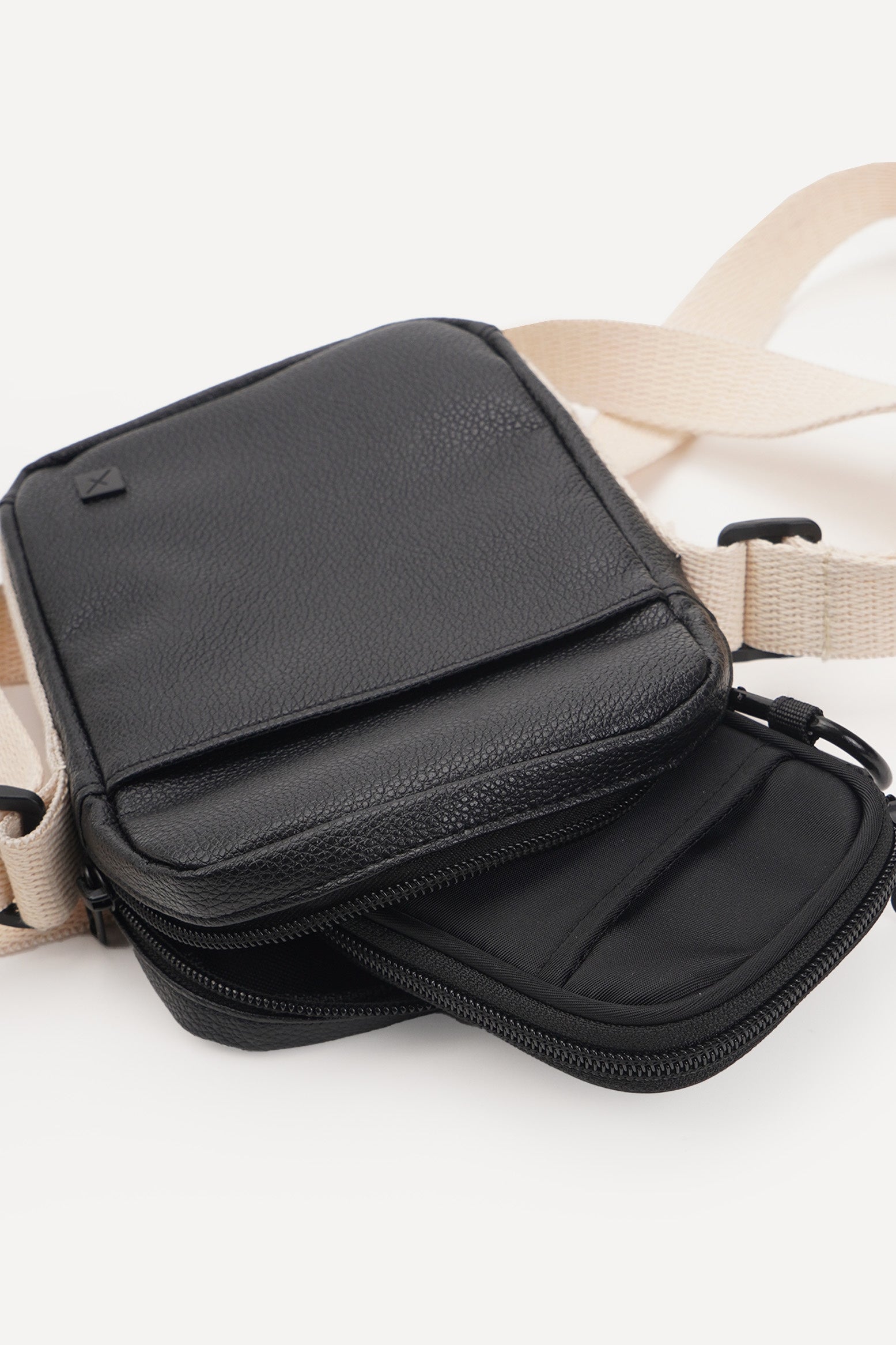 988329-Black (1).jpg