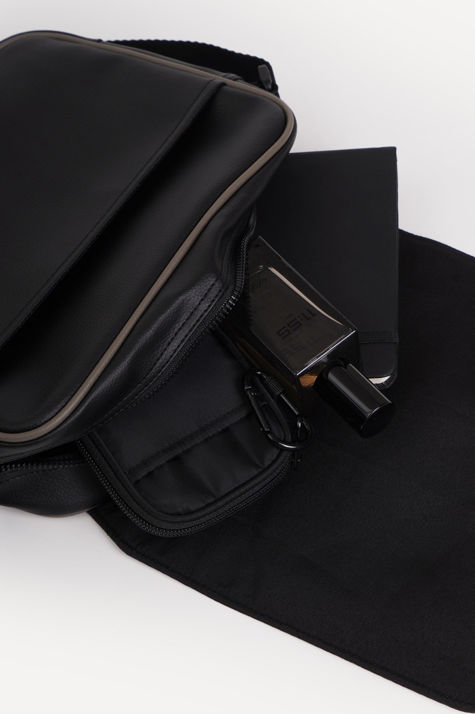 988798-Black (1).jpg