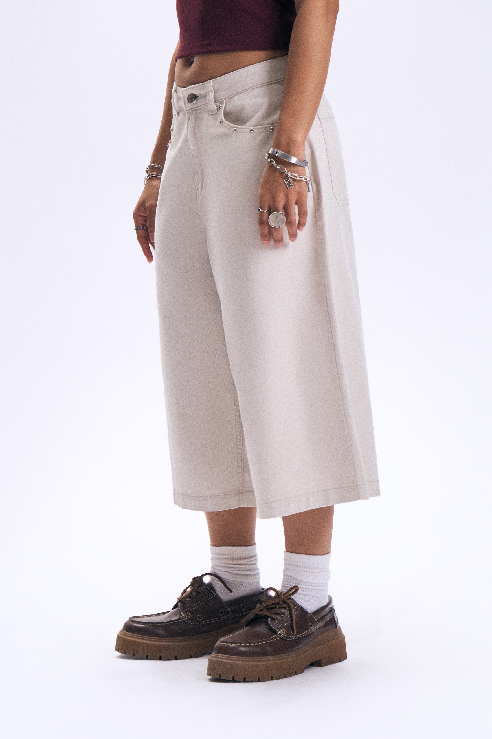 988973-Oatmilk (1).jpg