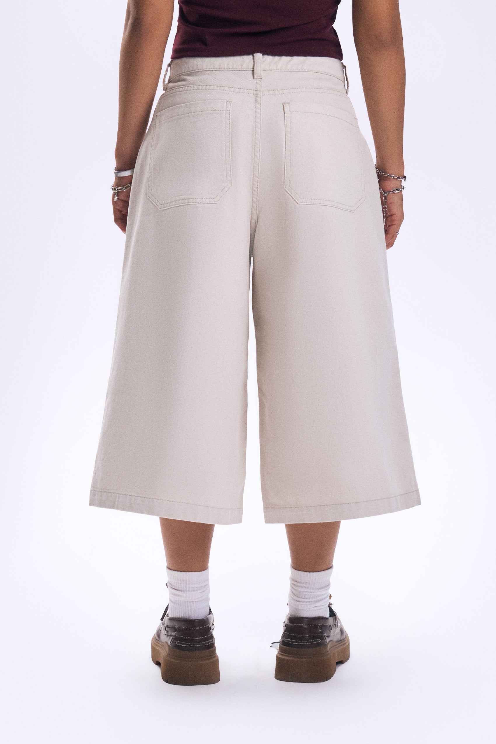 988973-Oatmilk (5).jpg