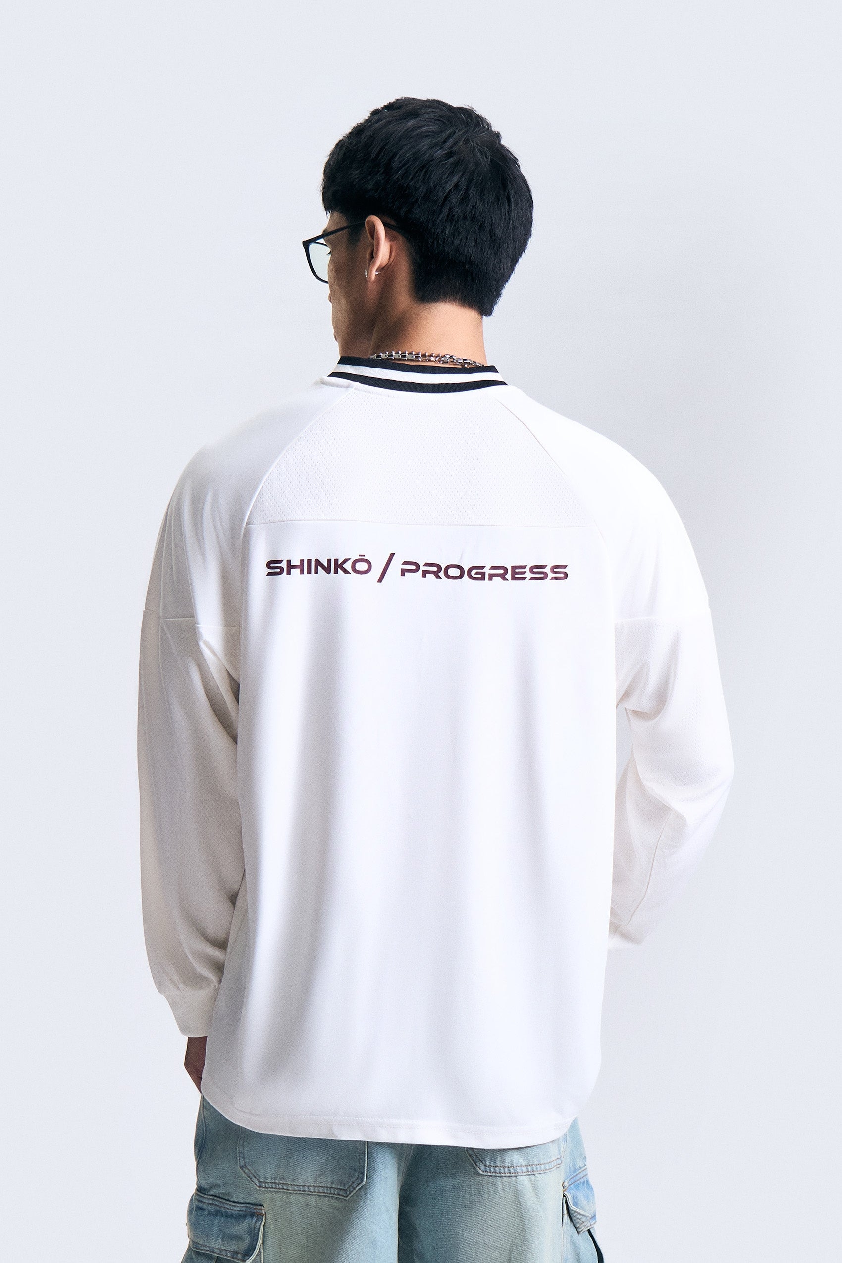 989971-Off White (1).jpg