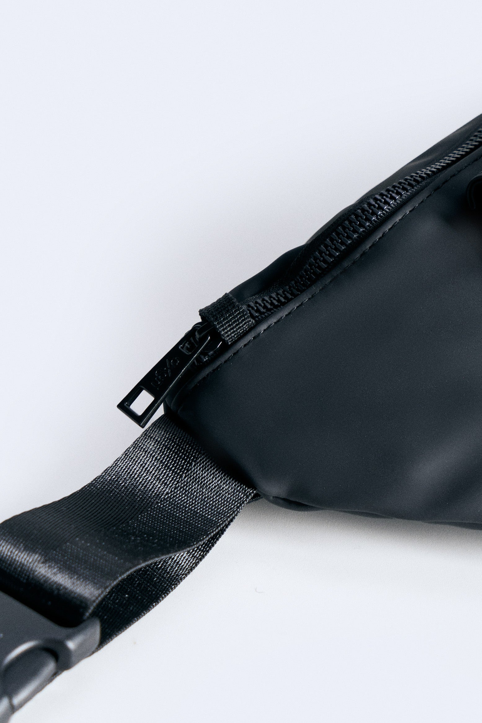 990063-Black (4).jpg