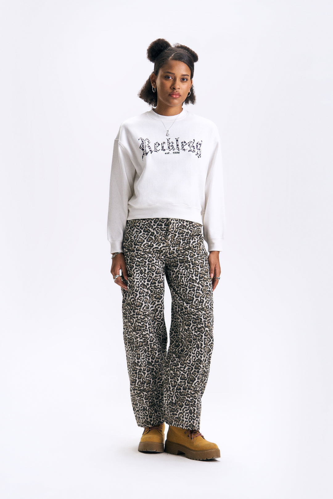 990330-Off White (1).jpg