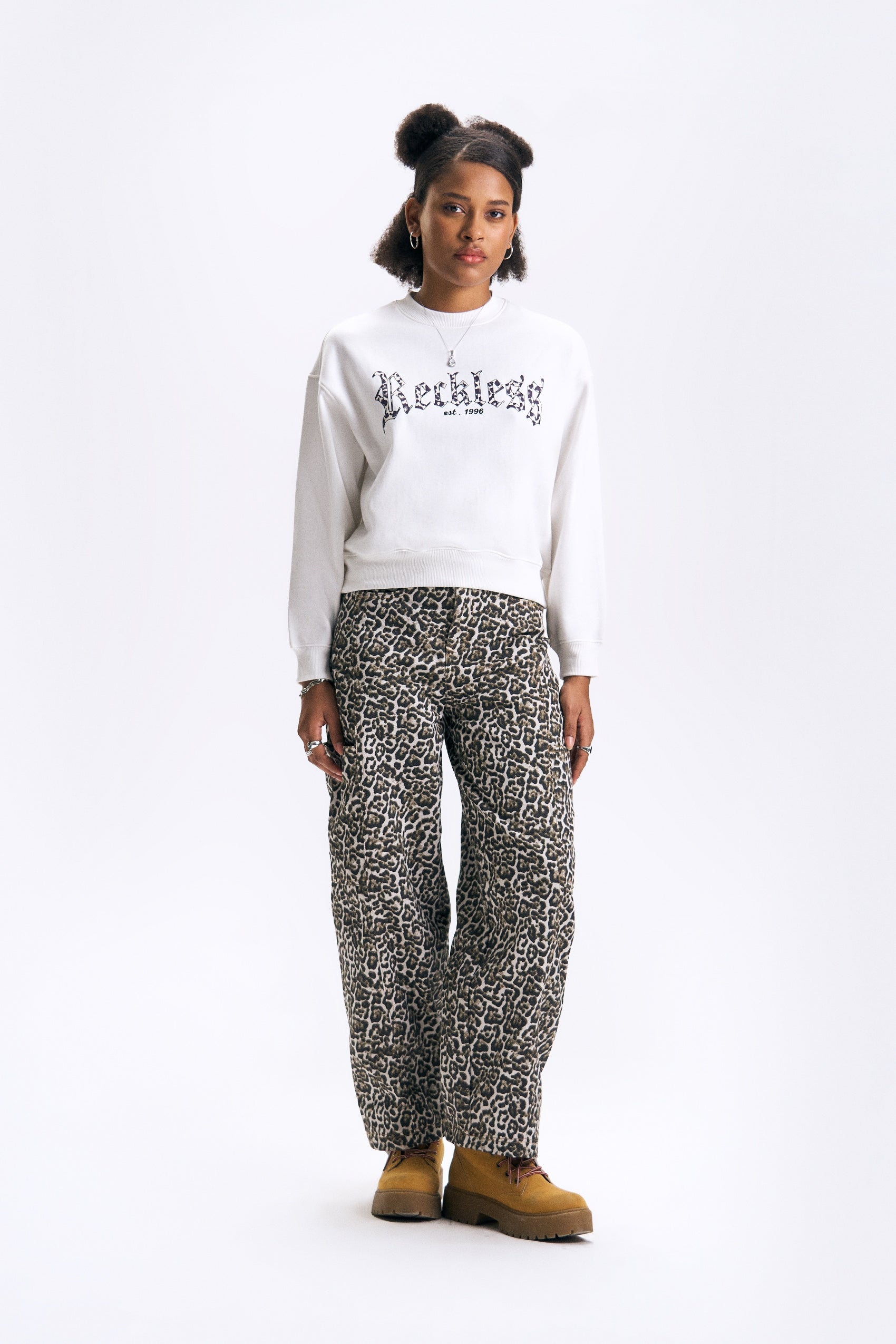 990330-Off White (1).jpg