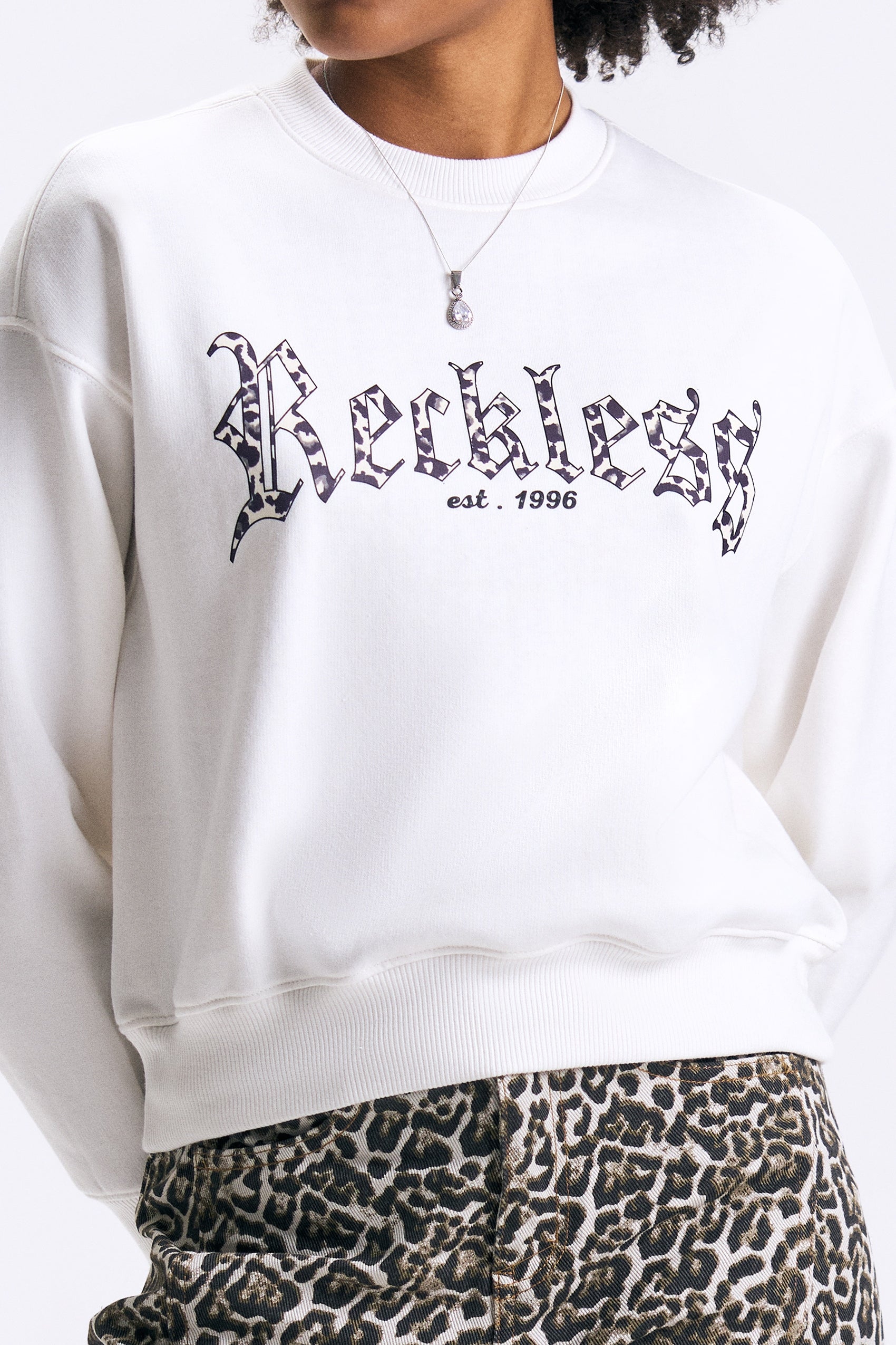 990330-Off White (3).jpg