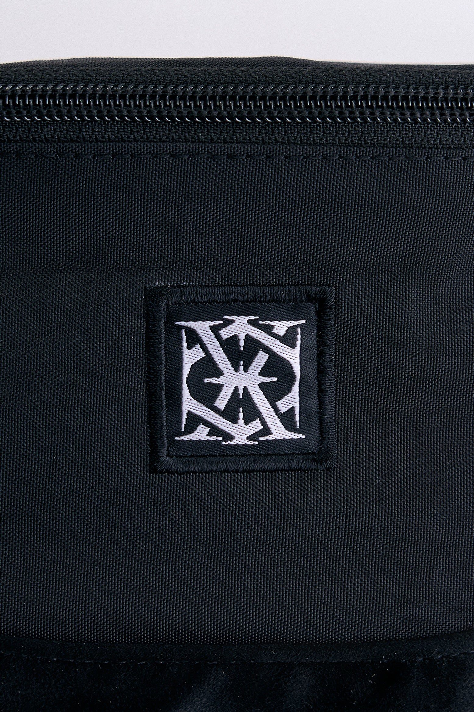 990683-Black (4).jpg