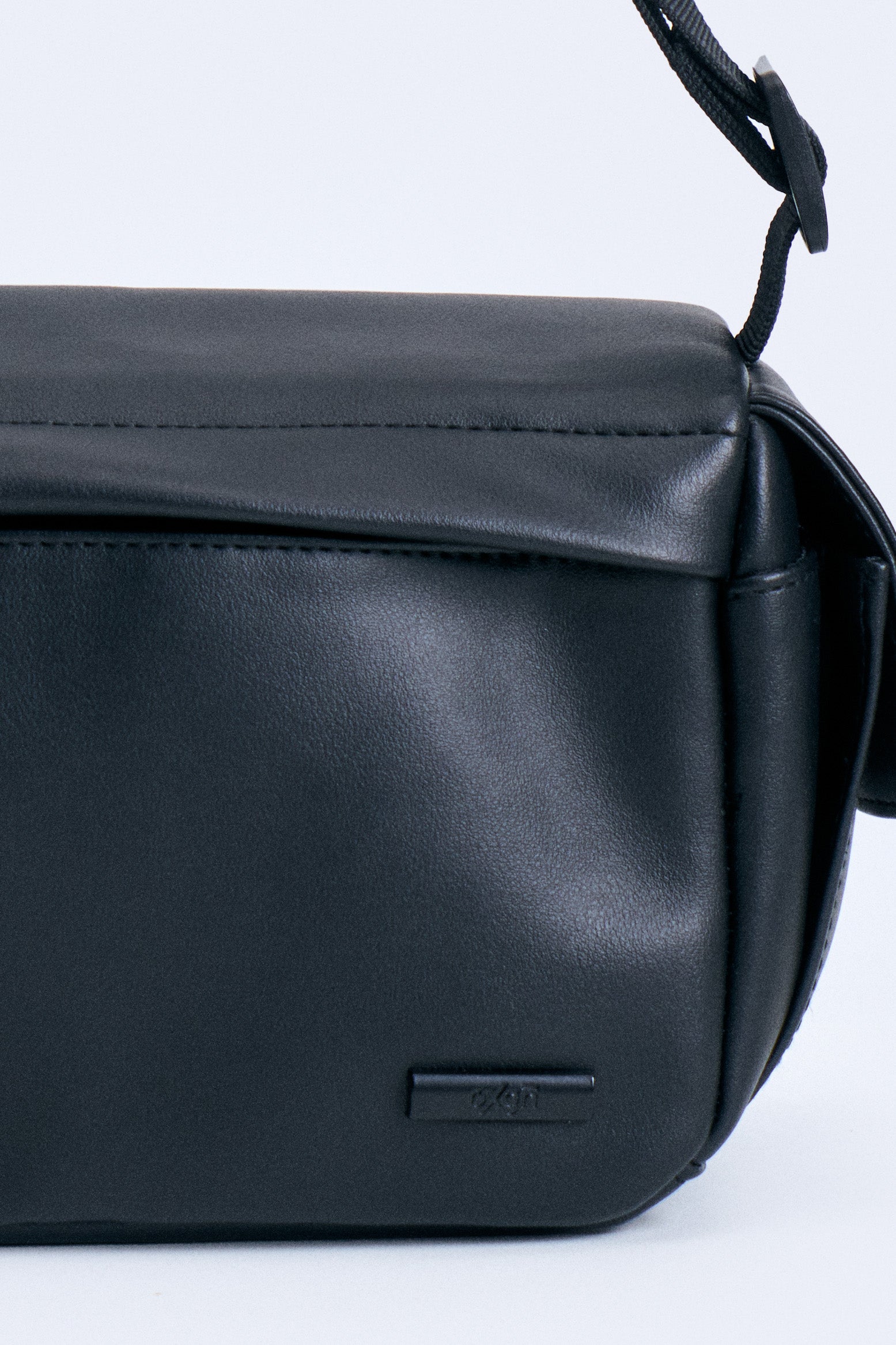 991252-Black (1).jpg