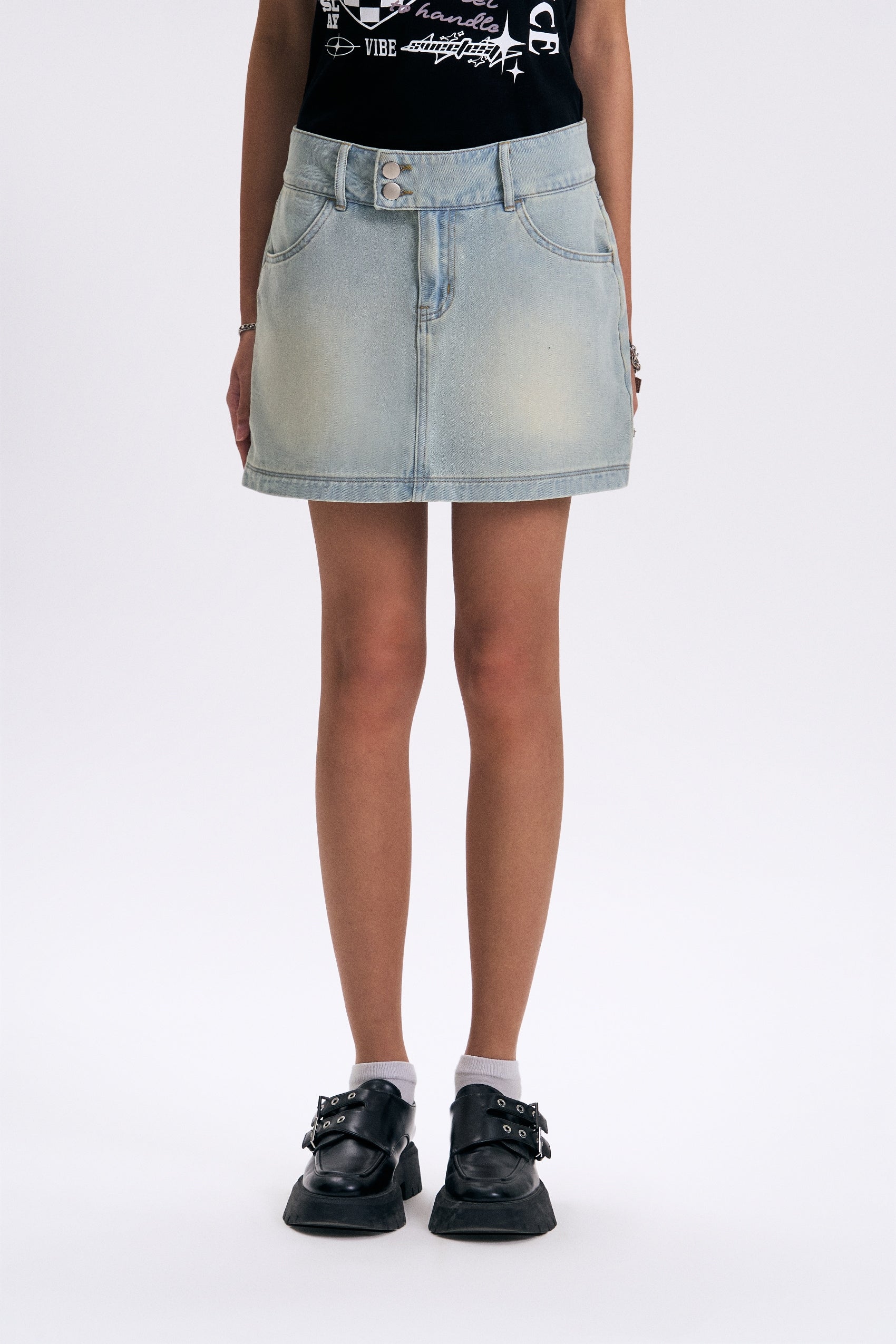 991595-Pale Blue (2).jpg