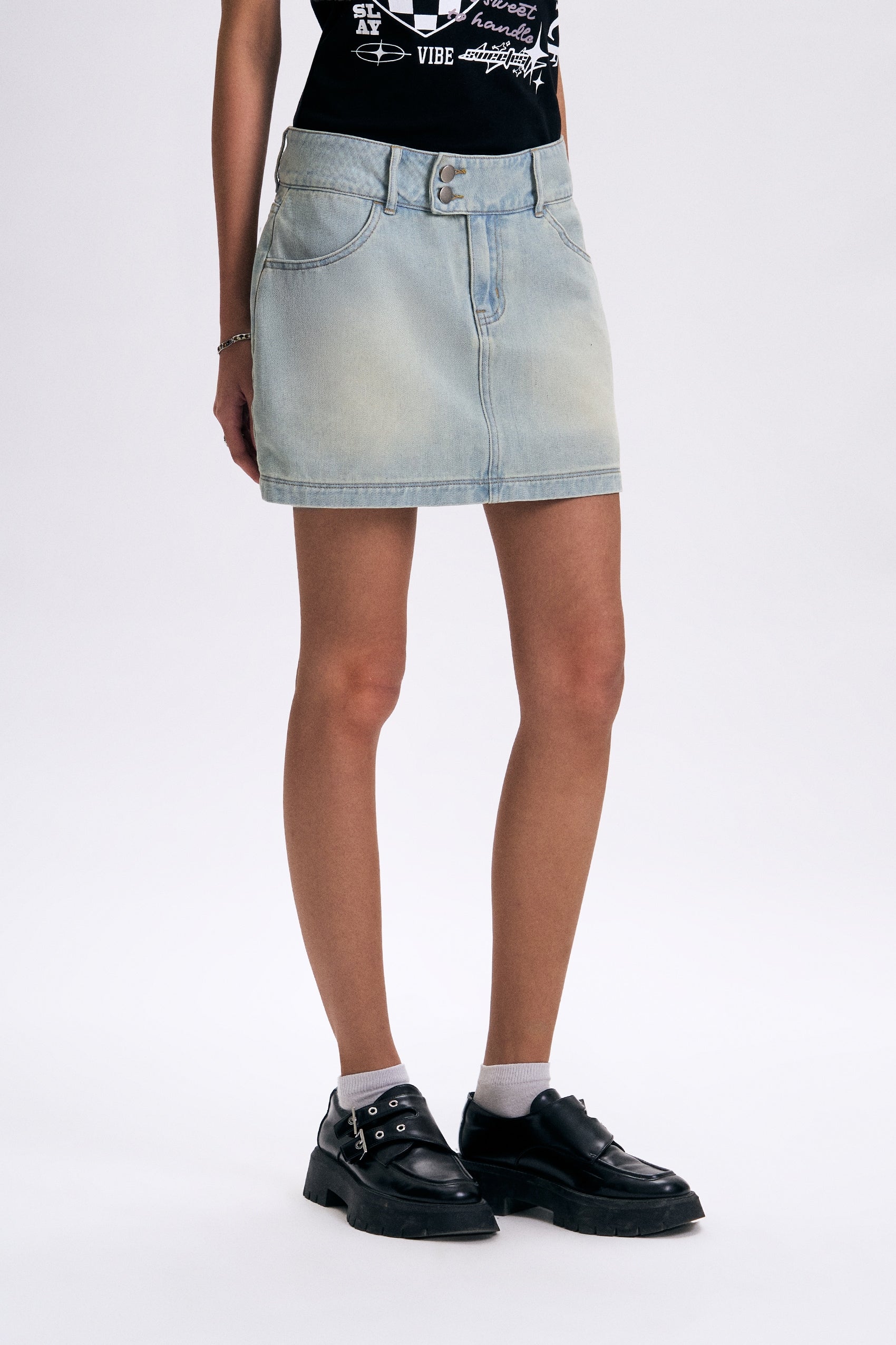 991595-Pale Blue (3).jpg