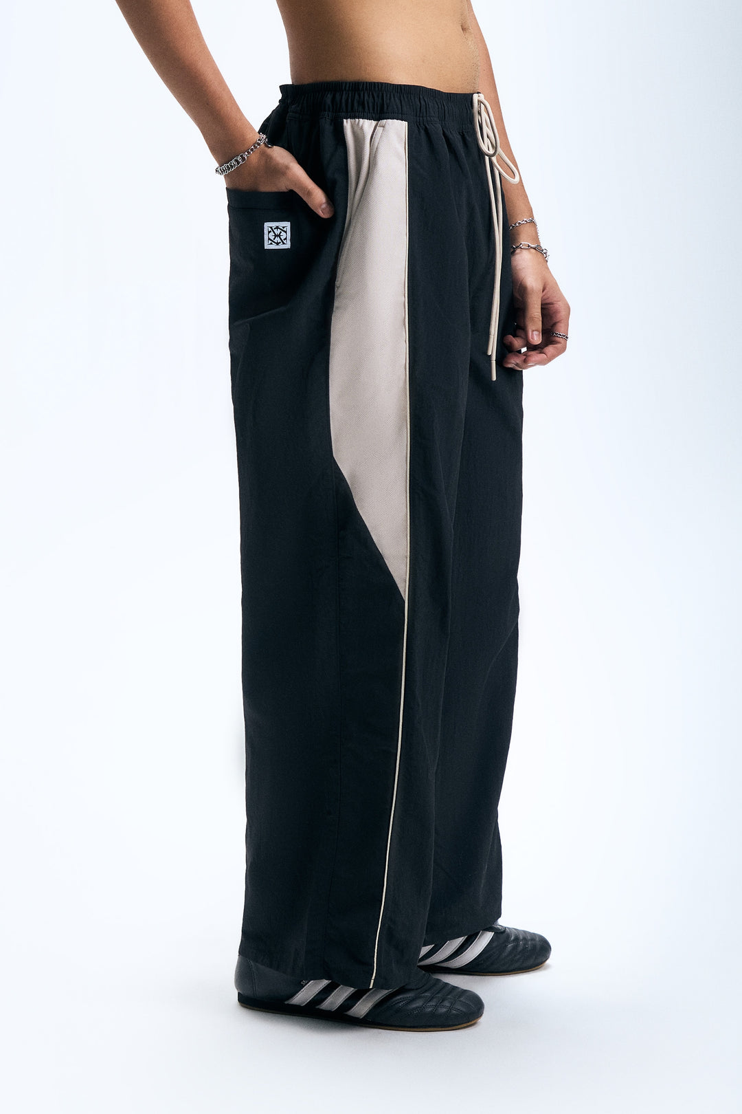 991757-Black (5).jpg