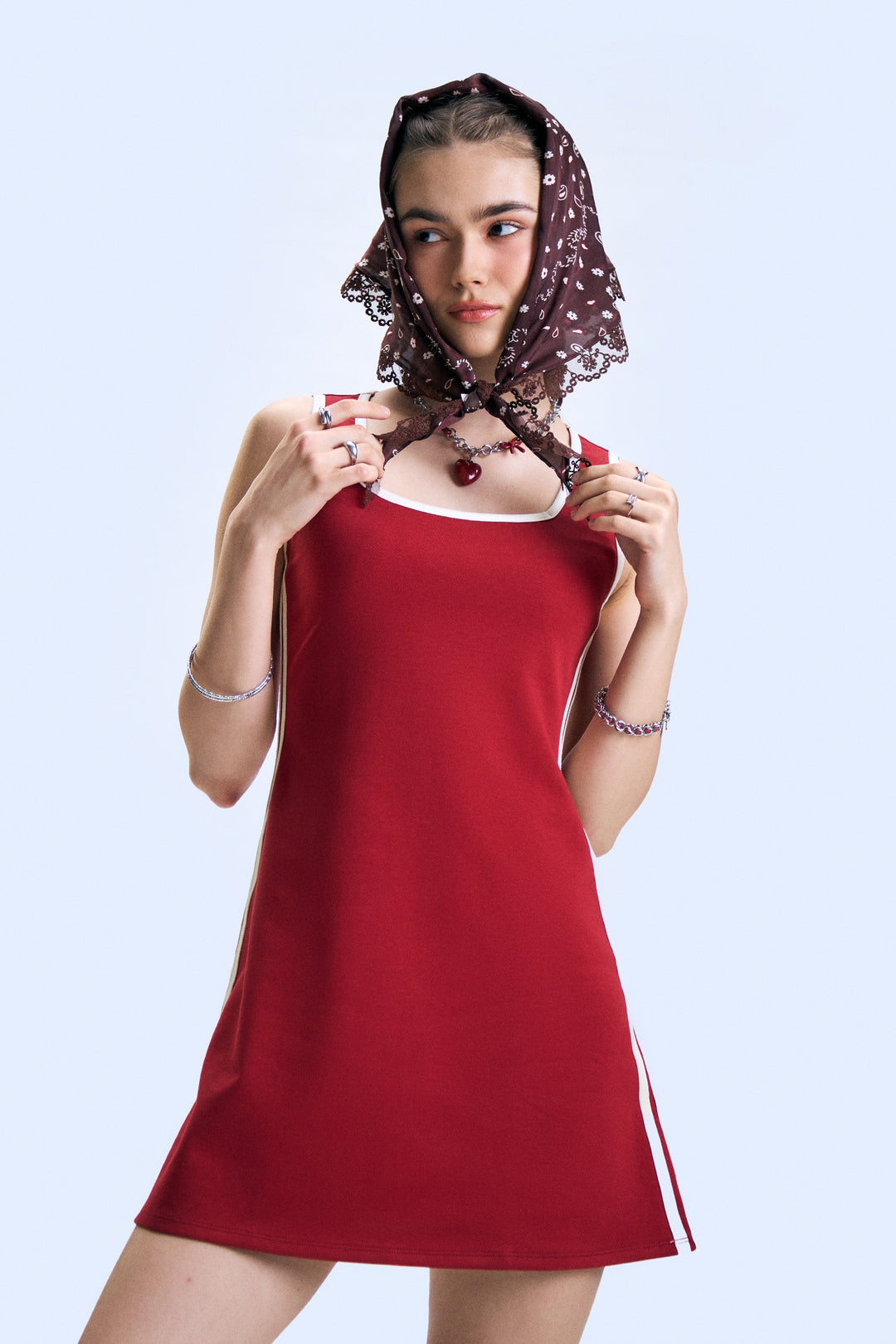 994381-Scarlet (2).jpg