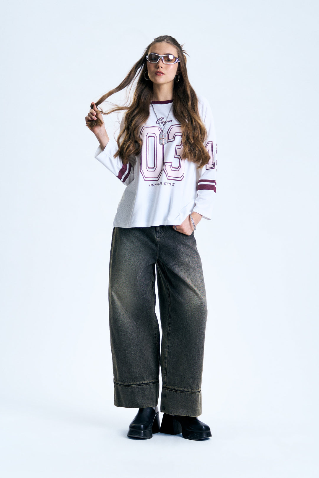 994694-Off White (1).jpg