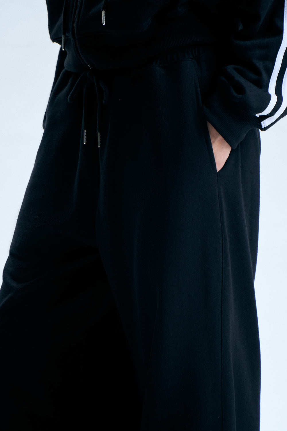 995326-Black (3).jpg