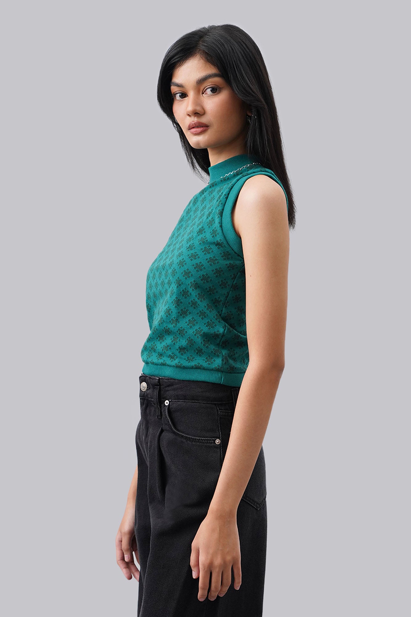 Jacquard All Over Print Turtle Neck Sleeveless Cropped Top
