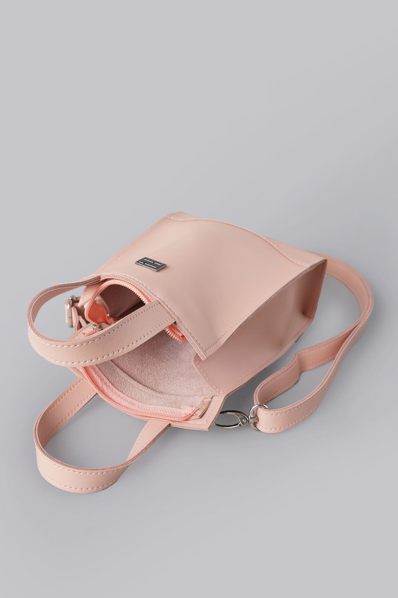 971461-Blush (3).jpg
