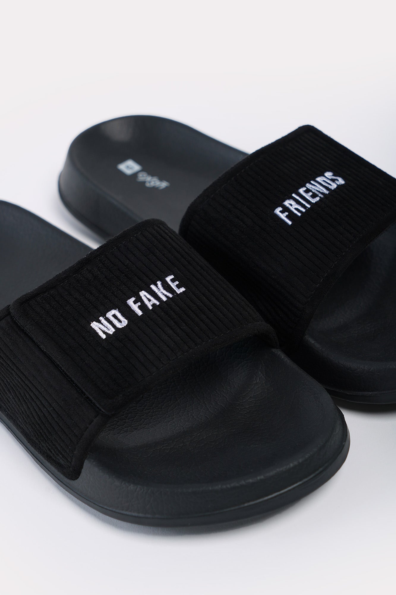 971497-Black (3).jpg