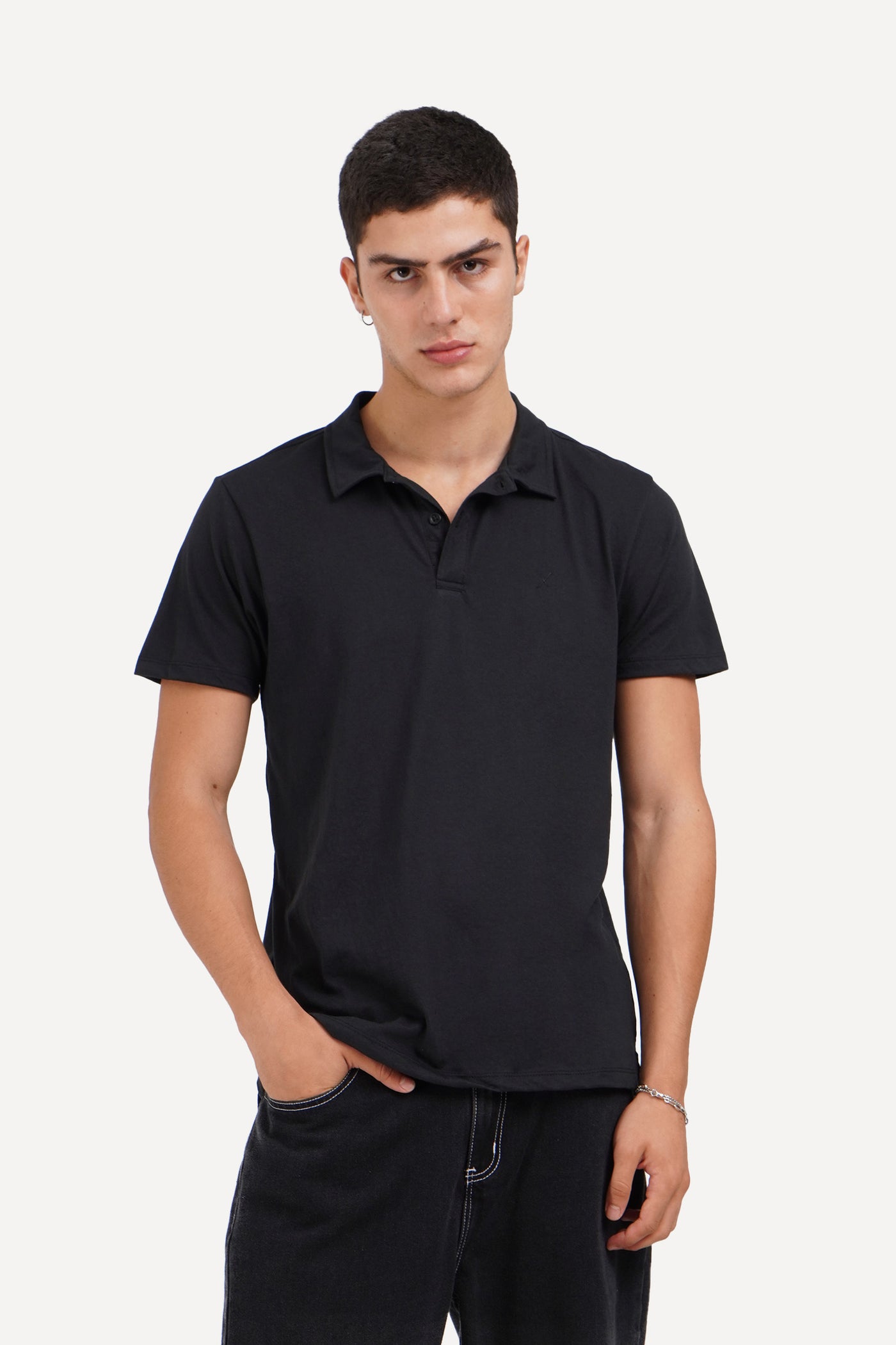 975495-Black (2).jpg
