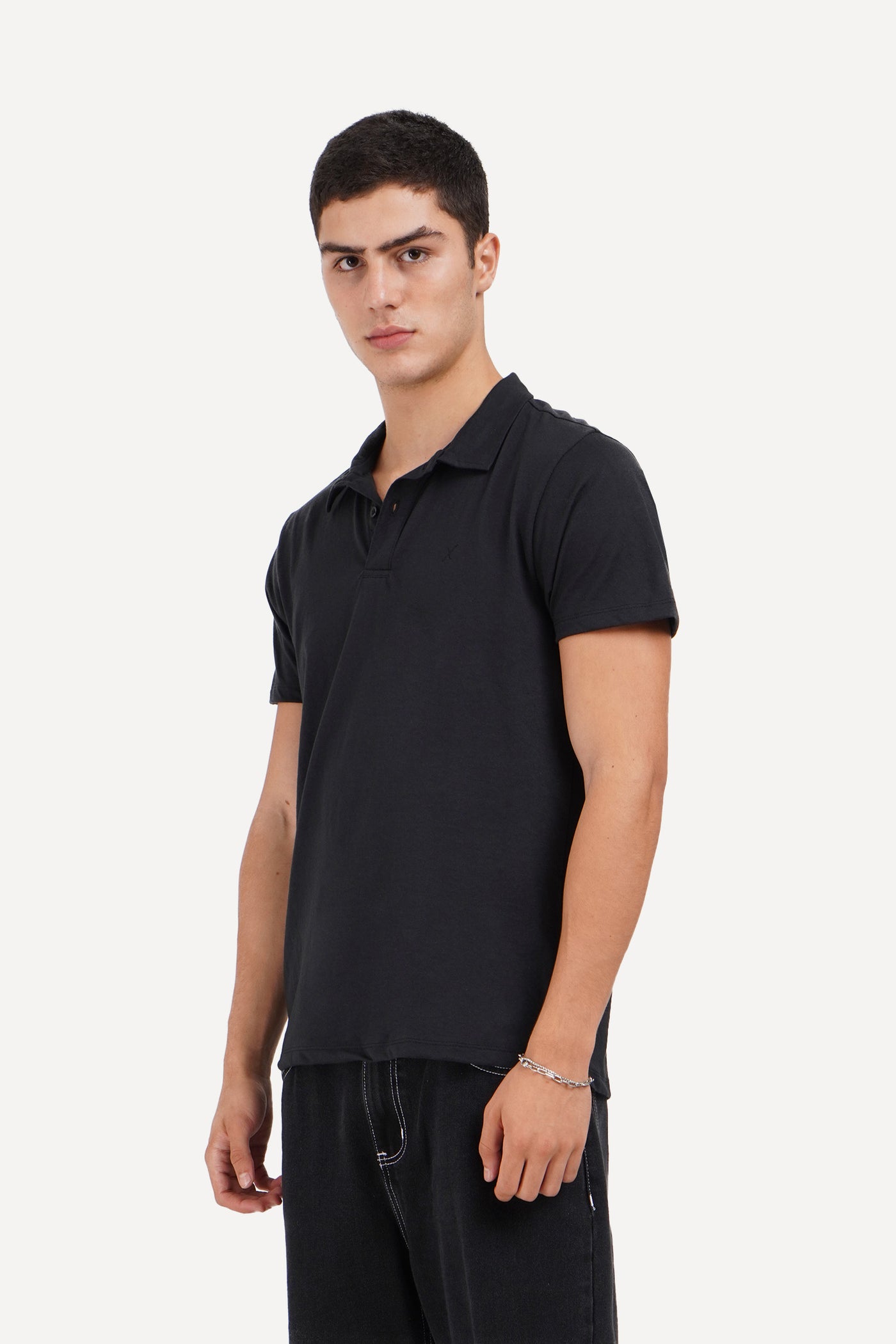 975495-Black (3).jpg