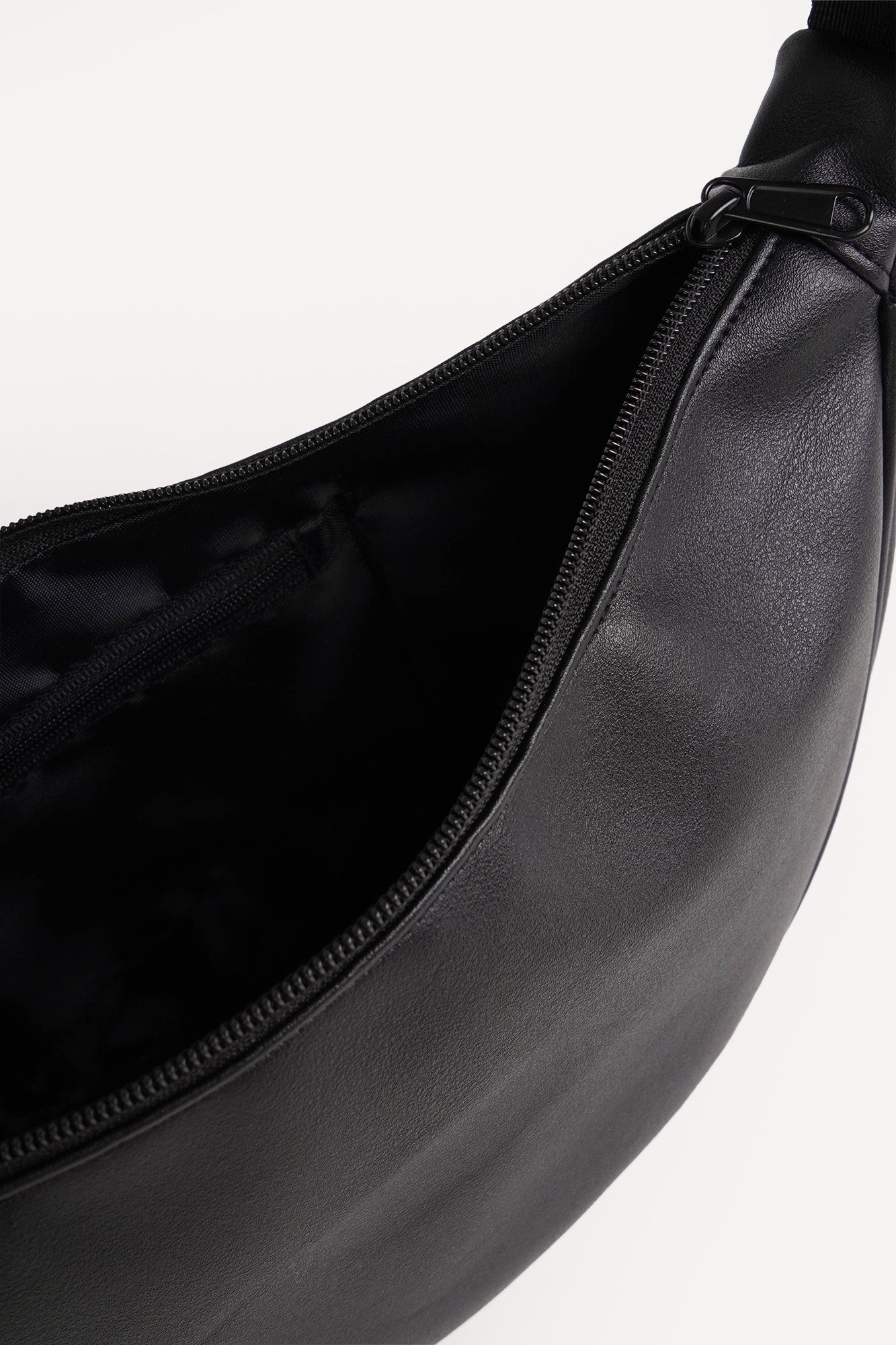 975538-Black (1).jpg