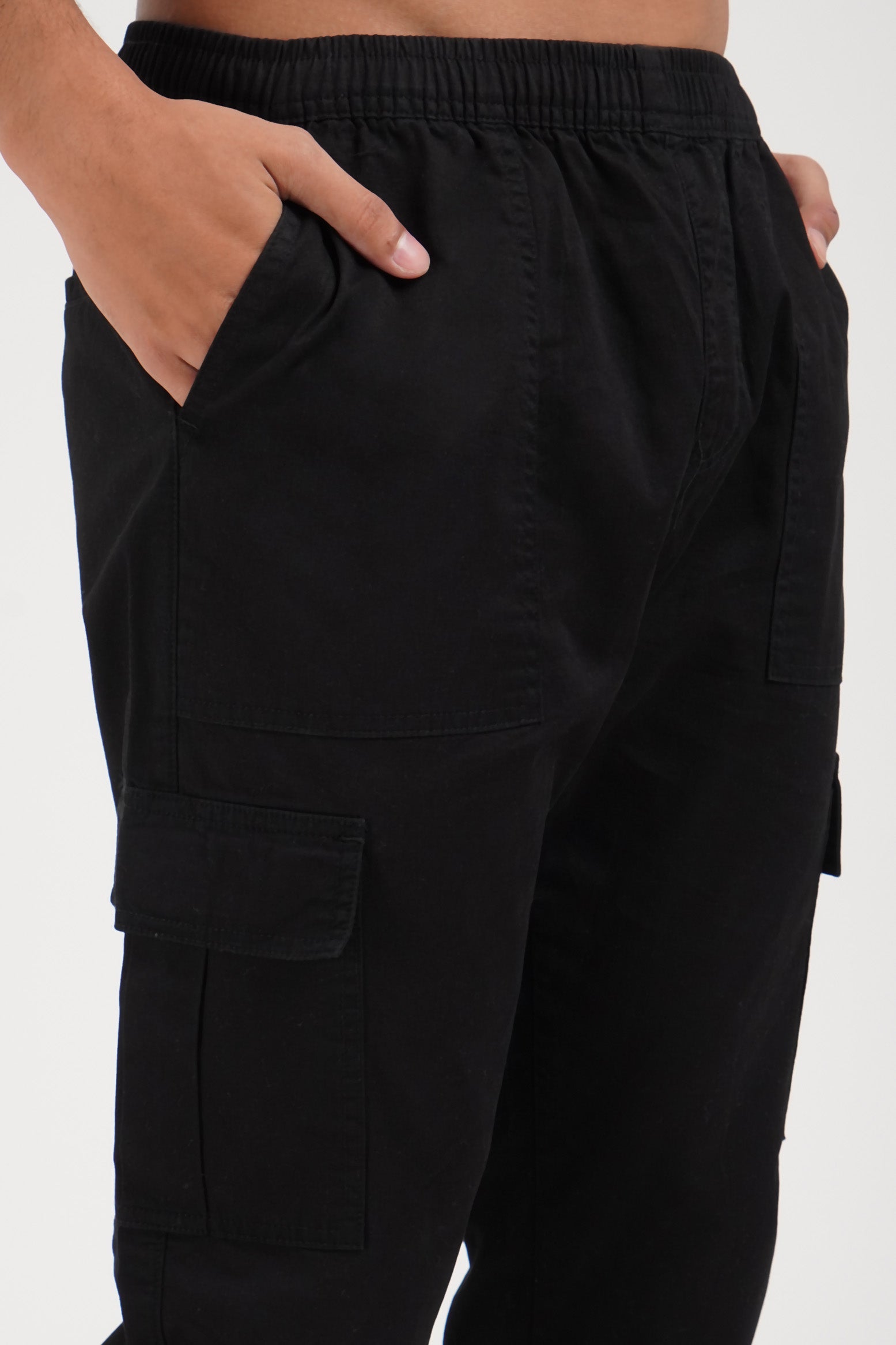 975608-Black (2).jpg