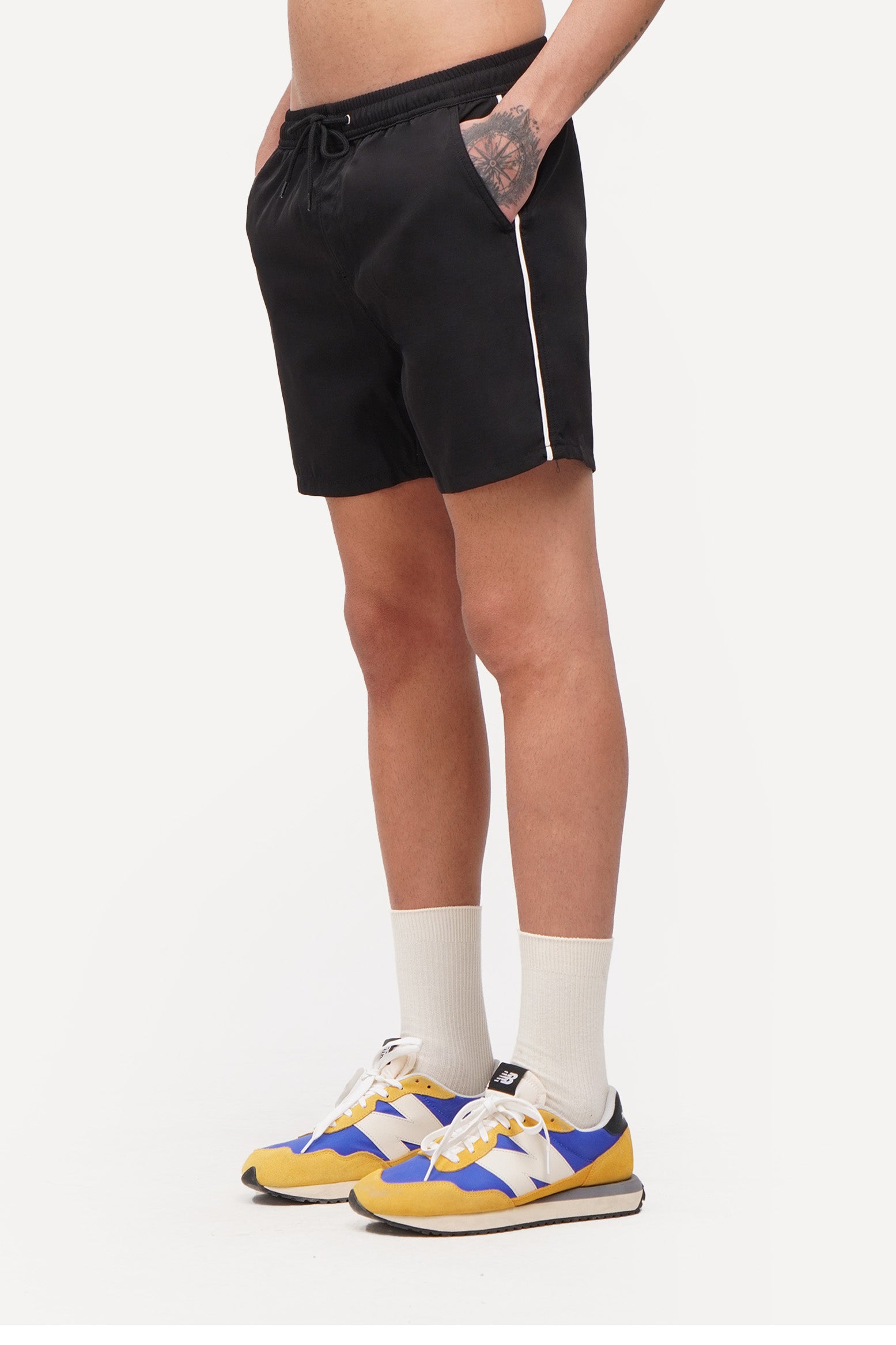 977117-Black (2).jpg